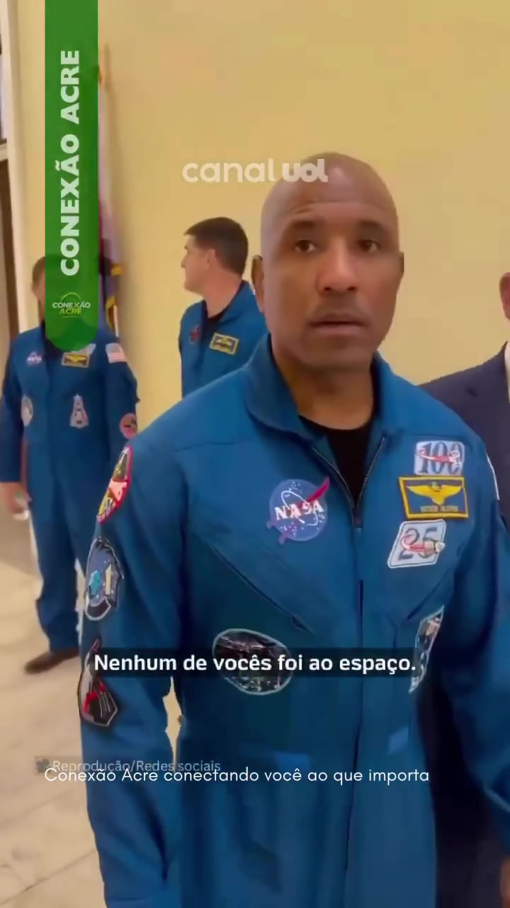 Homem confronta astronautas da Nasa dizendo que "nenhum de vocês foi ao espaço"