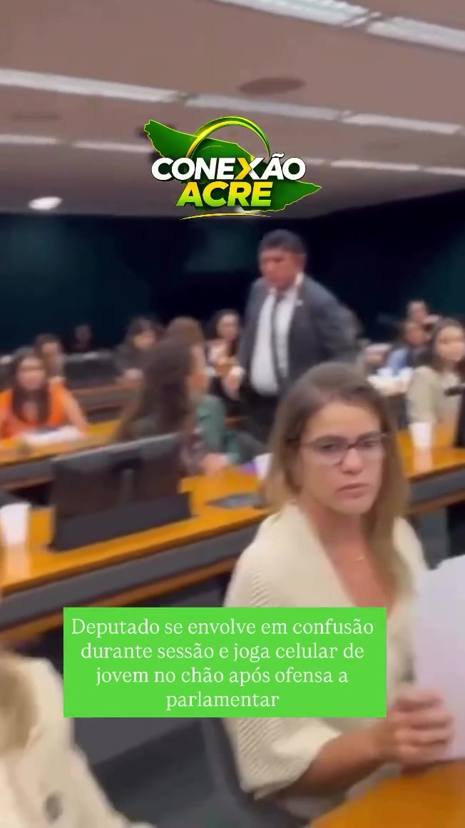 Deputado se envolve em confusão durante sessão e joga celular de jovem no chão após ofensa a parlamentar