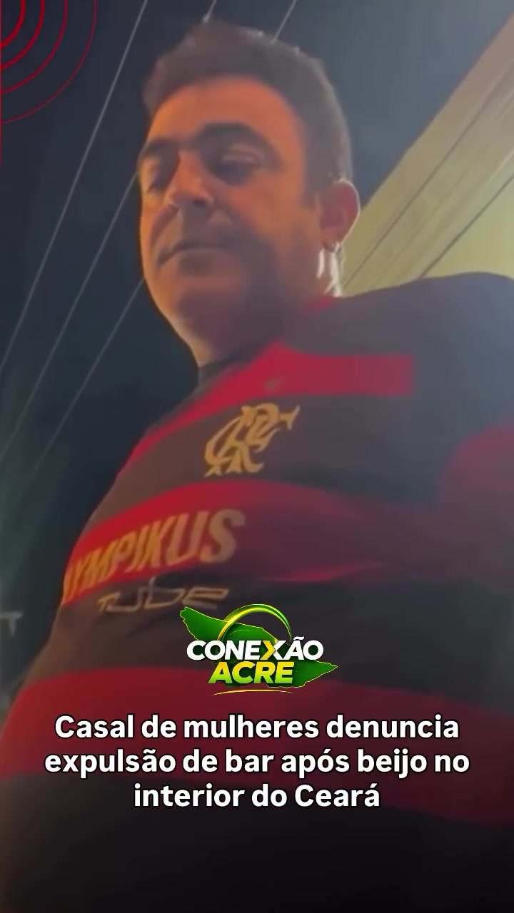 Casal de mulheres denuncia expulsão de bar após beijo no interior do Ceará